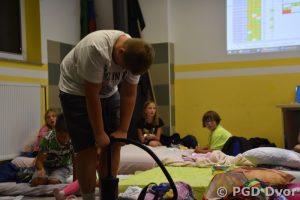 312
