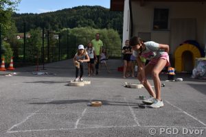435
