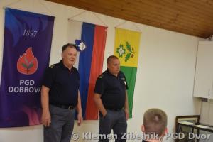 047